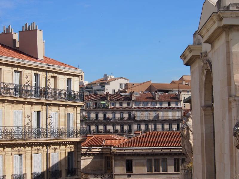 Location appartement T2 à Marseille 13004 avenue Foch avec balcon et beau volume